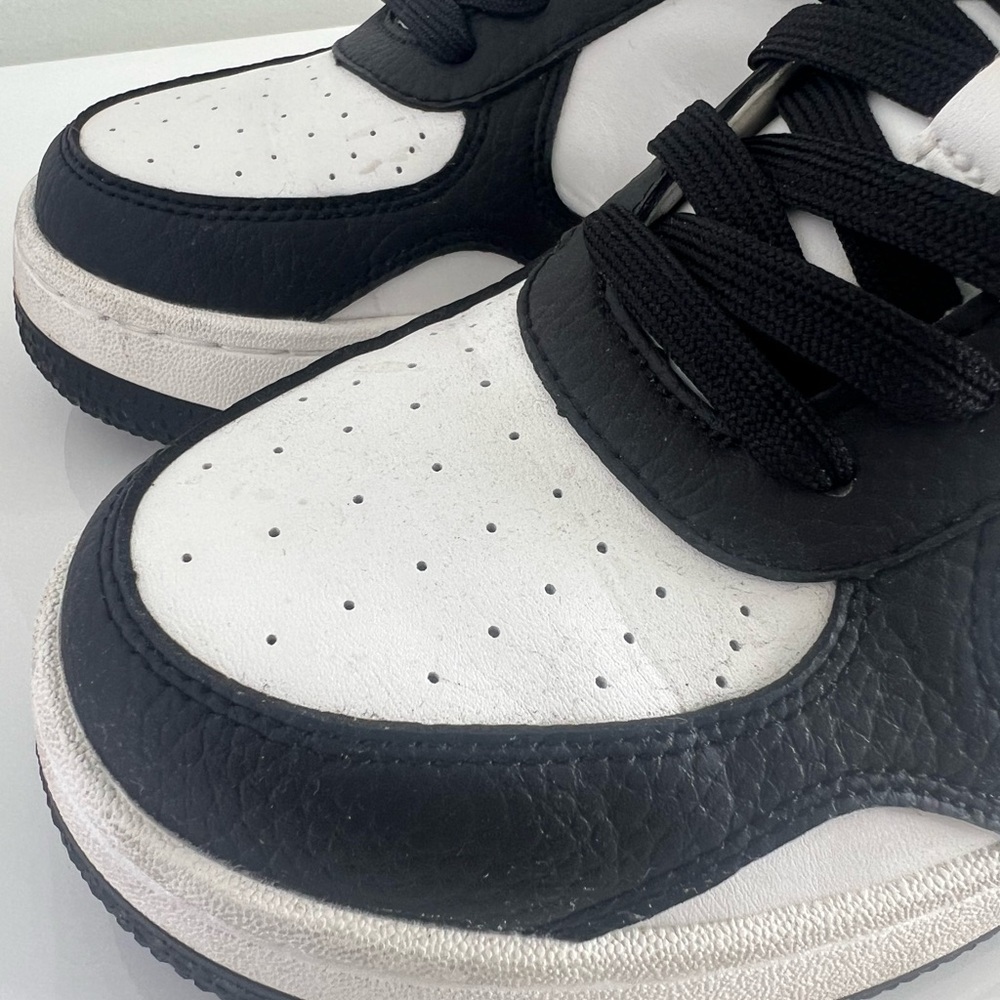 ALO Yoga Black and White Athletic Sneakers - Picture 7 of 9